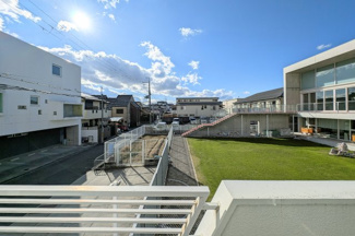 【展望】 | バルコニーからの開けた眺望が魅力です。