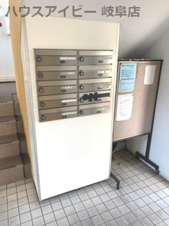 【その他共用部分】 | コーポ田神A棟　２階部分　可動棚付きパントリー・納戸スペースあります。駐車場1台継承可能