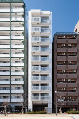 【外観】 | BLANC TOUR HAKATA(ブラントゥーレ　ハカタ)  | 外観タイル貼り・東面　隣地は東領公園でバルコニーからの景色は開放的です。