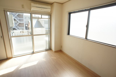 【洋室】 | ラークハウス