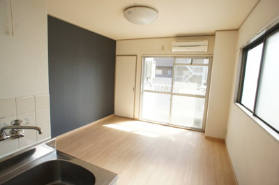 【洋室】 | ラークハウス