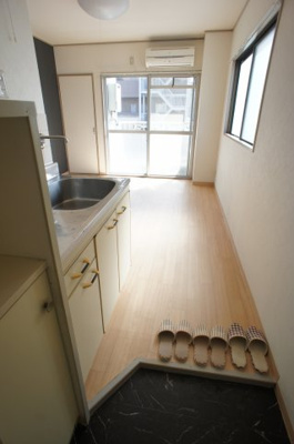 【玄関】 | ラークハウス