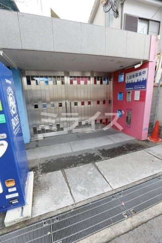 【エントランス】 | STADION