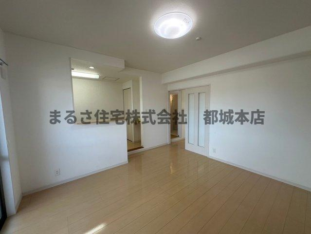 スカイコート年見の居間・リビング