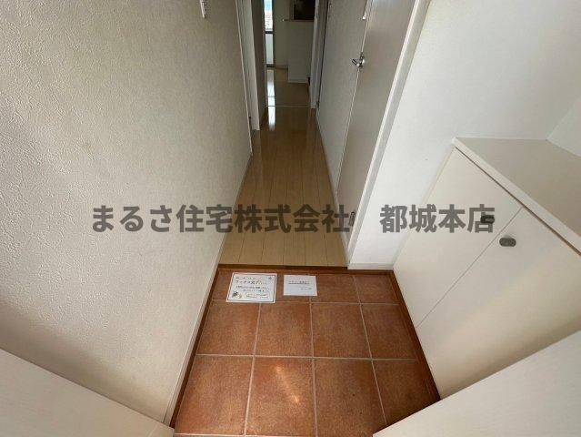 スカイコート年見の玄関