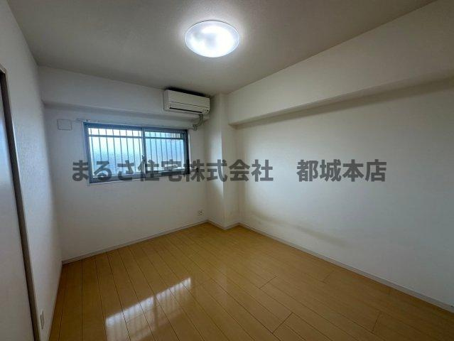 スカイコート年見の洋室