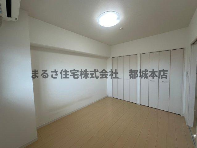 スカイコート年見の洋室