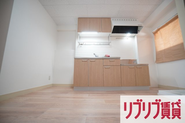 サニング本町の居間・リビング