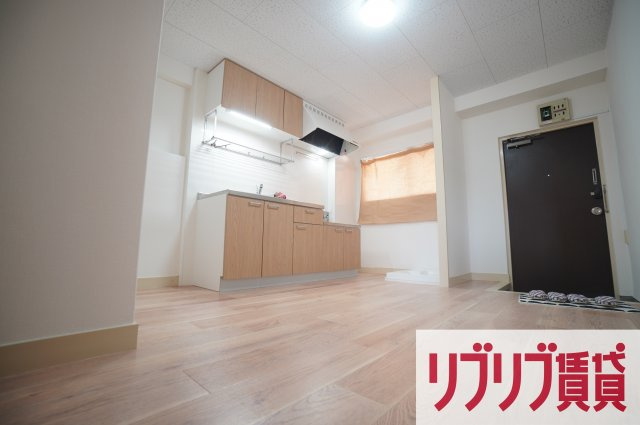サニング本町の居間・リビング
