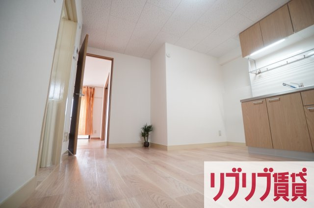 サニング本町の居間・リビング