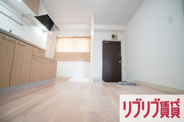 サニング本町の居間・リビング