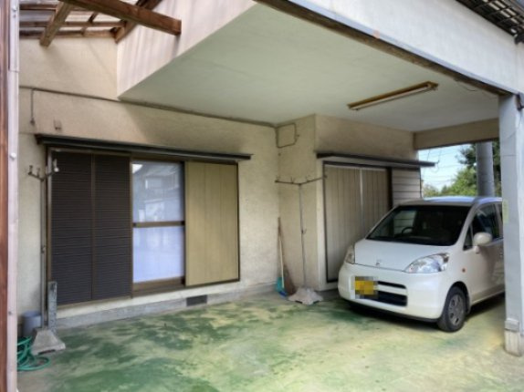 【駐車場】 | ガレージハウス木更津真里 | 車種によって２台可能です！
