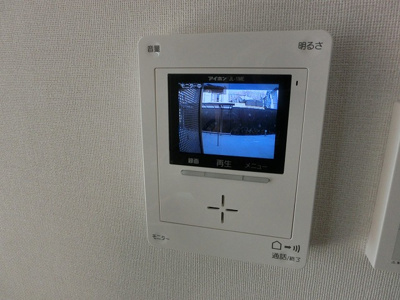 【セキュリティ】 | エアリーズ | 防犯対策に有効なカメラ付きインターホン！録画機能が付いているので留守中の訪問者まで確認できます♪