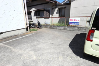 【駐車場】