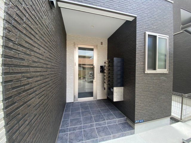 エステイトイータルミ2のエントランス