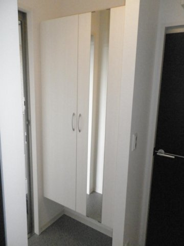 岸和田市春木本町のハイツの玄関|ゆったりとした玄関です