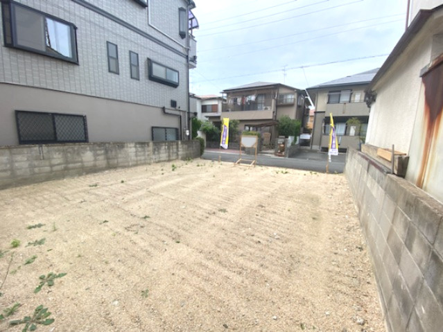 グラッド・タウン私部４丁目の前面道路含む現地写真|■間口は約８ｍ有りますよ♪♪