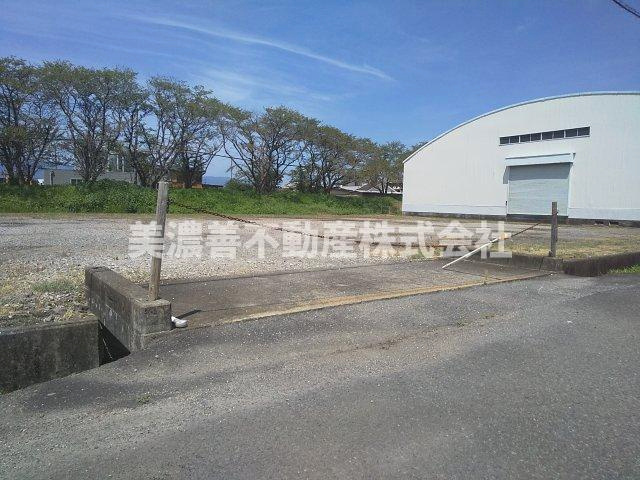 ５５４２３　瑞穂市美江寺土地の外観