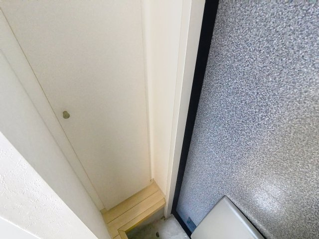 ハイツ松見の玄関