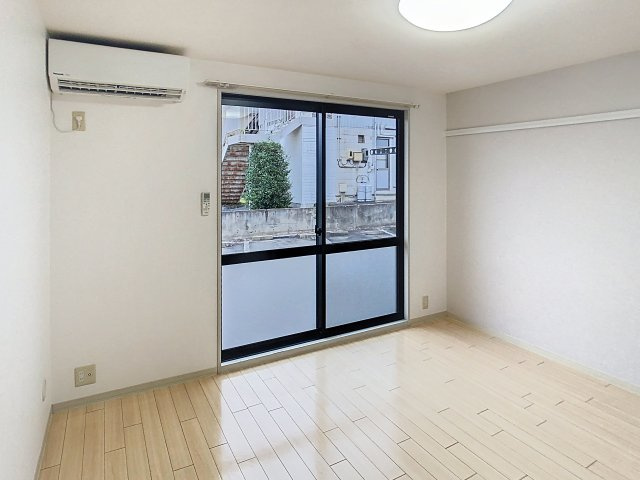 ハイツ松見の居間・リビング