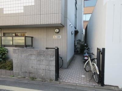 グレース円町のエントランス
