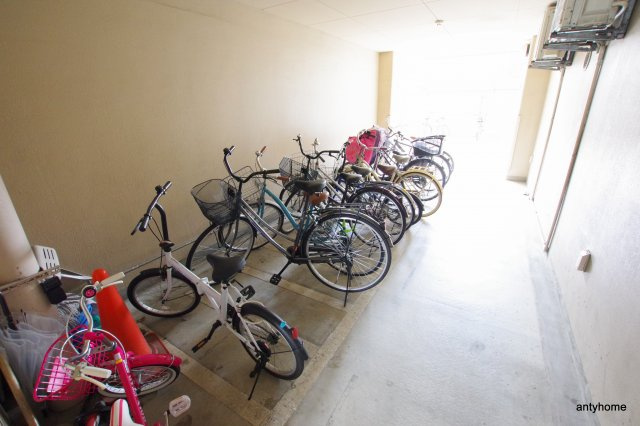 コンソラーレ東野田　仲介手数料無料の駐車場