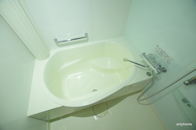 コンソラーレ東野田　仲介手数料無料の浴室