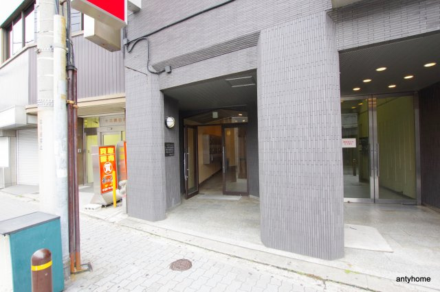 エバービューハイツ　仲介手数料無料のエントランス