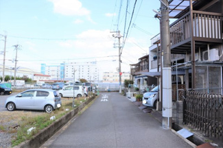 【前面道路含む現地写真】