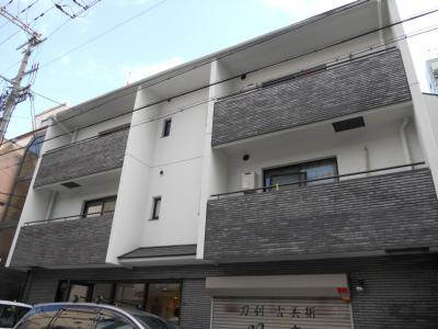 ドミール東洞院の外観