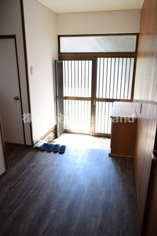 西庄戸建の玄関