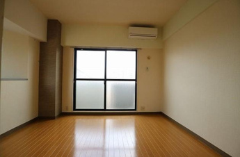 【洋室】 | ※同マンション別室の参考写真です