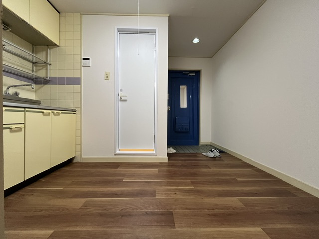 池嶋ビルの居間・リビング|同物件別部屋イメージ写真