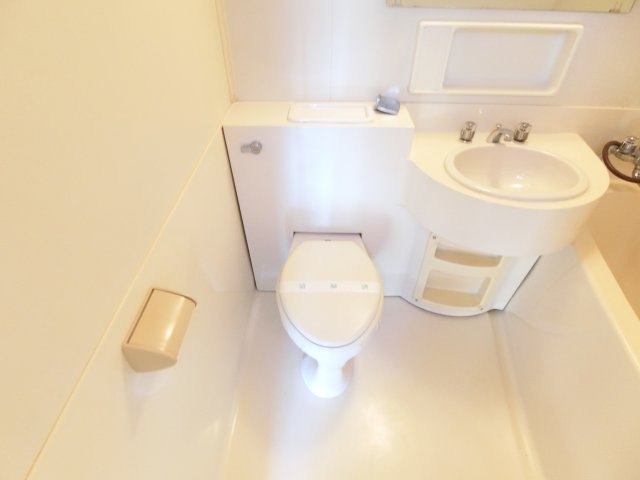 池嶋ビルのトイレ|同物件別部屋イメージ写真