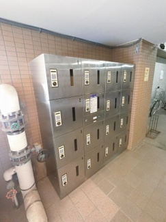 【その他共用部分】 | 不在時にもお荷物が受け取れる宅配ボックスです。