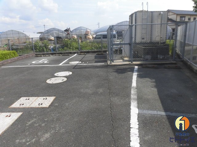 ロイヤルマンション美男川　錦館の駐車場|駐車場があります