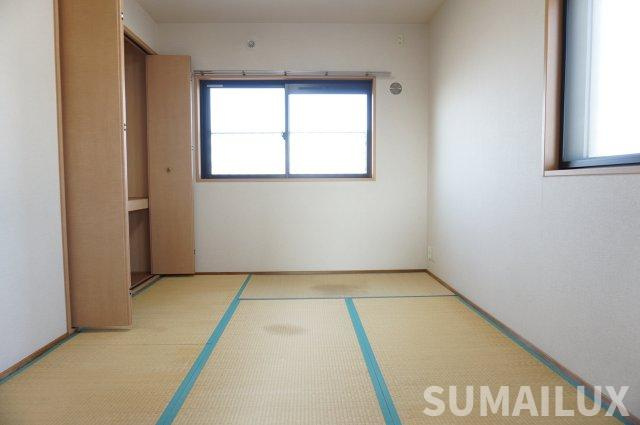 シャトー光の森Cの和室