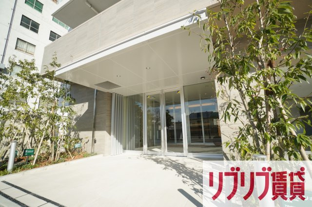 IS（イズ）のエントランス