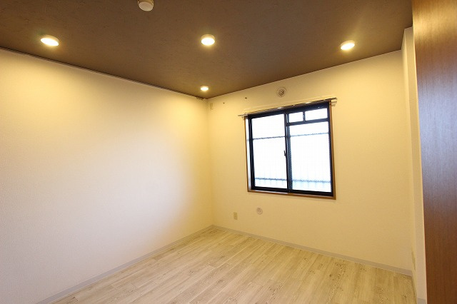 サウセ茅ヶ崎南の洋室