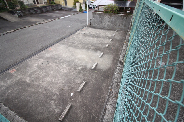 市ヶ尾森ビル六番館の駐車場|前回募集時の写真です。現況優先