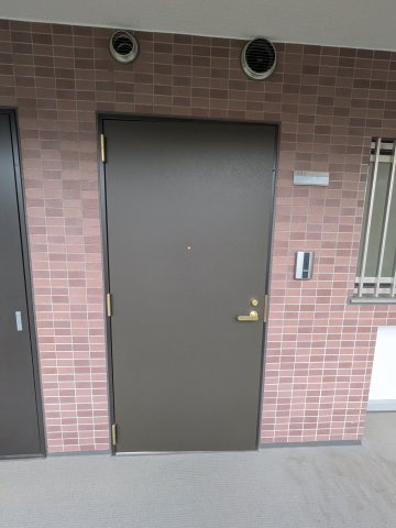 コンフォリアたまプラーザの玄関