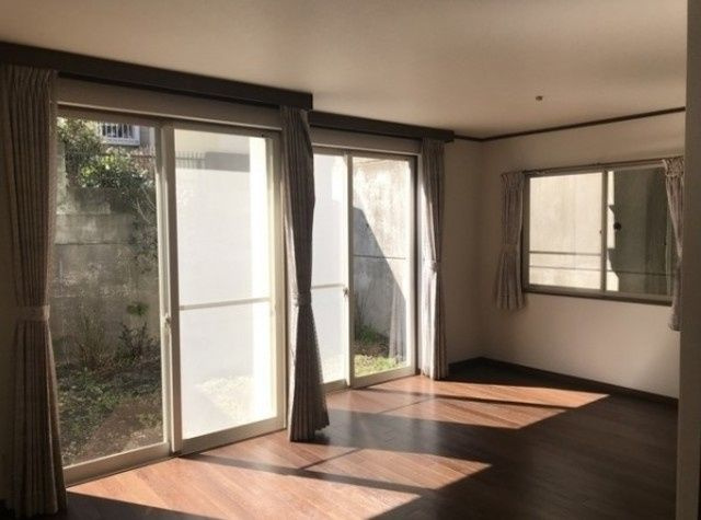 田奈町貸家の居間・リビング|前回募集時の写真です。現況優先