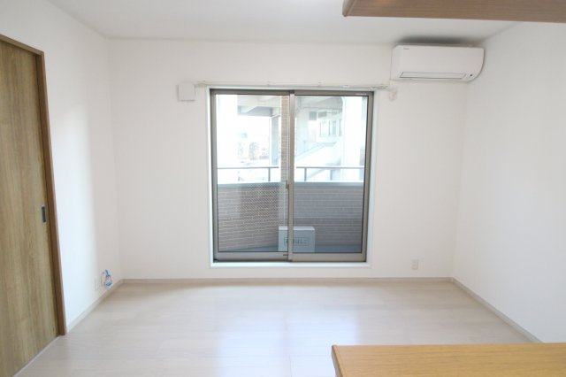 さかなや２の居間・リビング