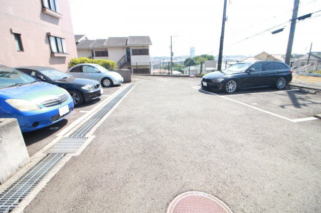 ブルーミングハイムMORIKIの駐車場