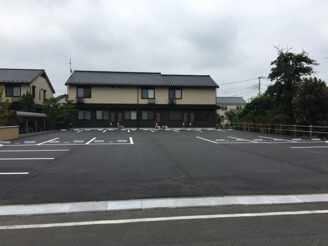 こうちパーキングの外観|広々とした駐車場になっています。