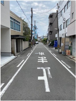 【前面道路含む現地写真】
