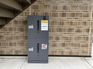 【エントランス】 | アザリア長山 | 落ち着いたエントランスです