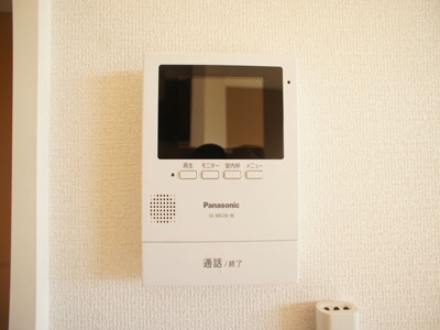 【セキュリティ】 | ビバーチェ | 訪問者の確認ができるTVドアホン付きです♪
