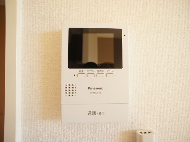 【セキュリティ】 | ビバーチェ | 訪問者の確認ができるTVドアホン付きです♪