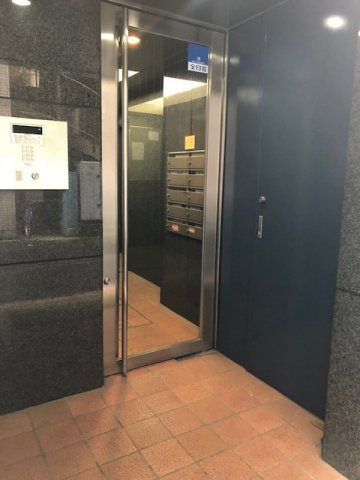 日本橋久松町栗原ビルのエントランス